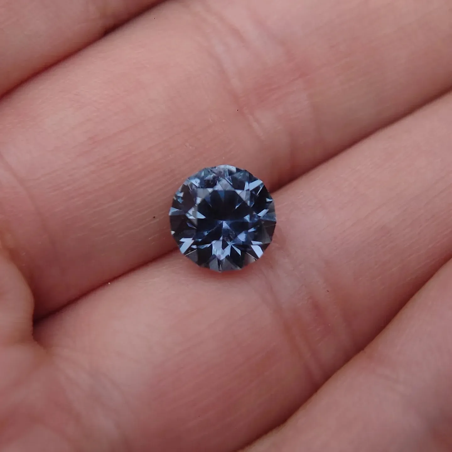 3.09ct INCREDIBLE COLOR CHANGE ROUND MONTANA SAPPHIRE