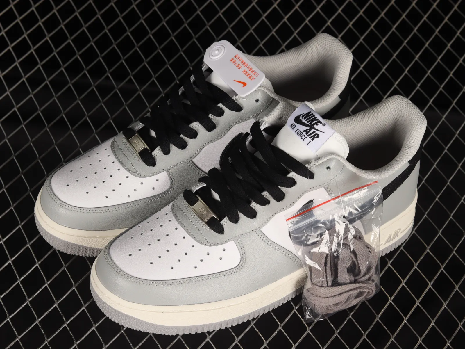 Nike Air Force 1 07 Low White Grey Black DD8959-701